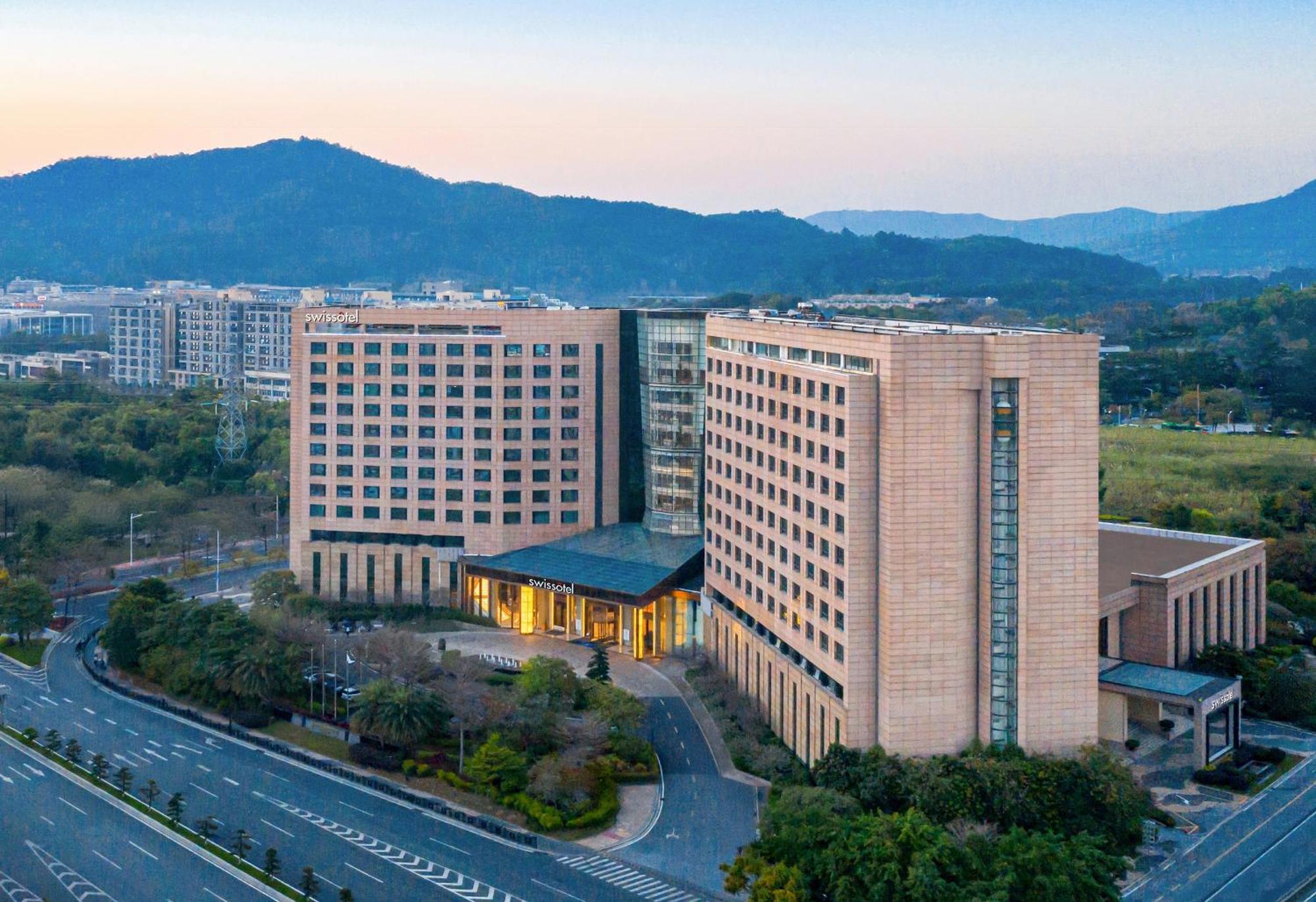 Swissotel Guangzhou Exterior photo