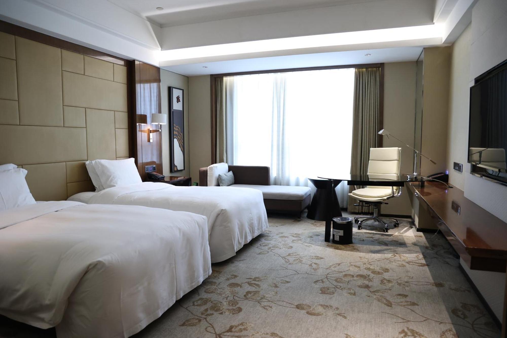 Swissotel Guangzhou Exterior photo